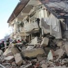 Al menos cuatro personas han muerto y una veintena resultó herida a consecuencia del terremoto de magnitud 7.