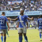 Jaime Ayoví y su festejo tras marcar el primer gol de Emelec ante Cumbayá.