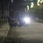 Invasión. La queja de los motorizados en el vial 1 es frecuente.