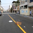 Hecho. Ayer moradores colocaron un cartón con unas velas encendidas a modo de homenaje a las víctimas.