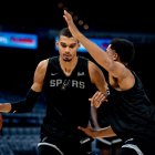 El francés Victor Wembanyama empieza a demostrar su nivel con los Spurs.