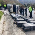 Se encontró en el interior del camión varios paquetes rectangulares.