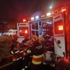 Atención. Miembros del Cuerpo de Bomberos acudieron a brindar atención a los afectados.