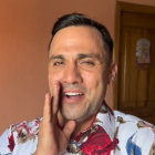 Jonathan Sánchez en uno de sus personajes célebres, Una amiga más