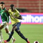 La selección de Ecuador ganó 2-1 a Bolivia.
