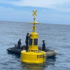 Esta es la boya que instaló el Inocar en aguas cercanas a las islas Galápagos.