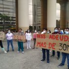 Médicos y representantes de prestadores externos realizaron un plantón para exigir los pagos