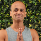 El yoga para él es "mi medicina, mi vitamina, mi alimento. Es una práctica física, sí, pero también es un espacio mental de quietud