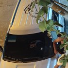 Ataque. La víctima recibió un disparo por el parabrisas de su carro.