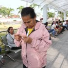 El aumento de robos lleva a ciudadanos a sacar sus cédulas al último momento para poder votar en las elecciones del 15 de octubre.