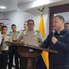 El ministro del Interior, Juan Zapata, confirmó que un ciudadano fue detenido en la provincia de Sucumbíos.