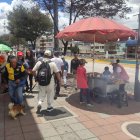 Los comerciantes se ubicaron entre la calle Bobonaza y avenida Napo para ofertar sus productos.