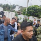 Votación. Daniel Noboa acudió a sufragar en medio de estrictas medidas de seguridad.