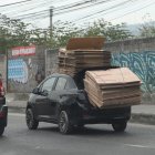 Peligro. Las imprudencias de los conductores provocan miedo a los transeúntes.