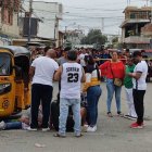 Escena. Los vecinos se acercaron donde reposaba el mototaxista