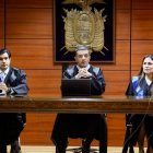 Diligencia. El juez Felipe Córdova (centro) estará a cargo de la dirección de la audiencia de formulación de cargos.
