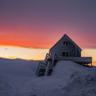 Un paisaje de Nuuk, la capital de Groenlandia, que es una pequeña ciudad en la costa sudoeste del país. Su gran conjunto de fiordos es famoso por sus cascadas, icebergs y ballenas jorobadas.