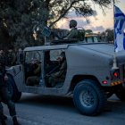 Be"eri (Israel), 11/10/2023.- Israeli soldiers on a road near Be"eri, Israel, 11 October 2023. According to Israeli officials, 108 Israeli bodies were found in the Be"eri kibbutz, near the Gaza border, following Hamas attack on 07 october. More than 1,200 Israelis have been killed and over 2,800 others injured, according to the Israel Defense Forces (IDF), after the Islamist movement Hamas launched an attack against Israel from the Gaza Strip on 07 October. More than 3,000 people, including 1,500 militants from Hamas, have been killed and thousands injured in both Gaza and Israel since the conflict erupted, according to Israeli military sources and Palestinian officials. (Kibutz) EFE/EPA/MARTIN DIVISEK