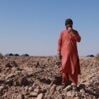 El terremoto tuvo lugar a las 07:19 hora local (3:49 GMT) con epicentro a 10 kilómetros de profundidad y a unos treinta kilómetros de distancia del distrito de Qarabagh, situado en Herat