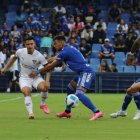 En la primera etapa del torneo, Liga de Quito y Emelec empataron a un gol en Guayaquil.