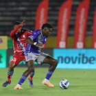 Michael Carcelén (d) fue enviado a entrenar con las reservas de Emelec, debido a un acto de indisciplina.