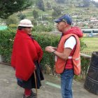 Referencial. Varios adultos mayores fueron evacuados de Alausí debido al deslave