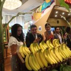 Los expositores ofrecieron sus productos y servicios a los empresarios que llegaban a la feria.