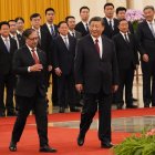 Gustavo Petro y Xi Jinping durante la ceremonia protocolar de bienvenida en Beijing.