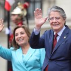 Dina Boluarte, presidenta de Perú; y Guillermo Lasso, primer mandatario ecuatoriano.