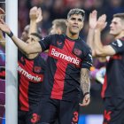 Leverkusen (Germany), 26/10/2023.- Leverkusen"s Piero Hincapie celebrates after winning the UEFA Europa League Group H soccer match between Bayer Leverkusen and Qarabag Agdam FK in Leverkusen, Germany, 26 October 2023. (Alemania) EFE/EPA/Christopher Neundorf