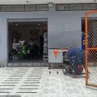 Decenas de locales comerciales ejecutan planes de contingencia frente a la falta de energía eléctrica.