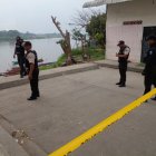 El joven fue asesinado debajo de un puente, cerca del río Daule, vía por la cual escaparon sus verdugos.