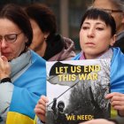 Brussels (Belgium), 26/10/2023.- Supporters of Ukraine stage a protest on the sidelines of the EU Summit in Brussels, Belgium, 26 October 2023. In a two-day summit scheduled for 26-27 October, EU leaders are expected to address the situation in the Middle-East and Ukraine, as well as the EU"s long-term budget, migration, and external relations. (Protestas, Bélgica, Ucrania, Bruselas) EFE/EPA/OLIVIER HOSLET
