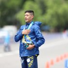David Hurtado entonando el Himno Nacional por el oro y récord en los 20km marcha de los Juegos Panamericanos.