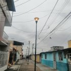 Guayaquil.- En la ciudadela Guangala, el domingo 29 de octubre de 2023, a las 10:30 las lámparas públicas todavía estaban prendidas.