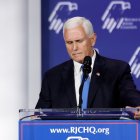 El ex vicepresidente de EEUU Mike Pence anunció que desistió de pelear por la nominación republicana