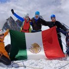 Hecho. Los supervivientes, que para junio escalaron los Alpes, ahora están en marcha a su nuevo destino.