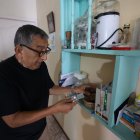 El jubilado Daniel Uyaguari espera que el IESS cumpla su ofrecimiento de solucionar su reclamo.