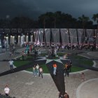 Afluencia. Las familias llegaron disfrazadas por Halloween. Pero cuando inició la lluvia, los visitantes se retiraron.