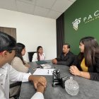 Audiencia. La pareja puede asistir sola o con sus abogados; no es necesario que los menores se presenten.