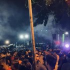 Ambiente de la fiesta "La Purga" cubierto por una nube de humo.EXTRA