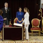 La princesa Leonor jura la Constitución española, en el día en que cumple 18 años, la mayoría de edad en España, lo que la legitima como futura reina
