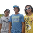 Israel Barona (i), Jonathan Zambrano "El Gato Chile" y Mimi Barona en una foto del recuerdo.