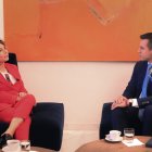 Reunión. El presidente electo con Antonella Cavallani, secretaria del Instituo Ítalo-Latinoamericano, en Roma