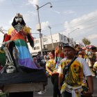 Tradición. Cientos de seguidores devotos de la Santa Muerte se dieron cita en el XXII aniversario de su altar.