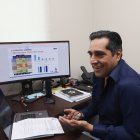 Es ingeniero en Sistemas Computacionales con mención en Administración de Empresas. Graduado en la Universidad Católica de Guayaquil.