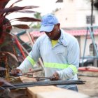 Trabajos. En Albonor se inició el enmallado para crear una glorieta.