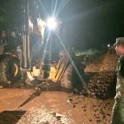 Maquinaria realiza labores de limpieza en San Lorenzo, Esmeraldas.