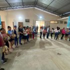 Entrega de kits de alimentos, kits de limpieza y la atención de una brigada médica para 80 familias afectadas por las fuertes lluvias en la comuna Tugaduaja, Santa Elena.