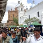 Visitantes. Cuenca contó con masiva visita de turistas en el feriado.
